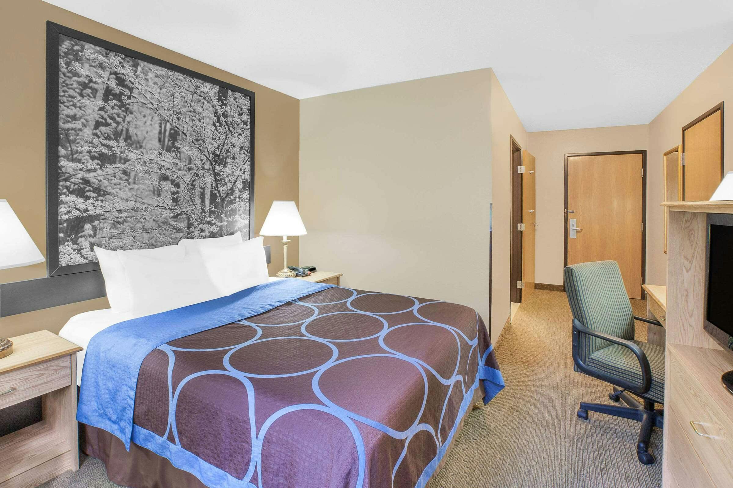 Hotel Super 8 Seville photo 2