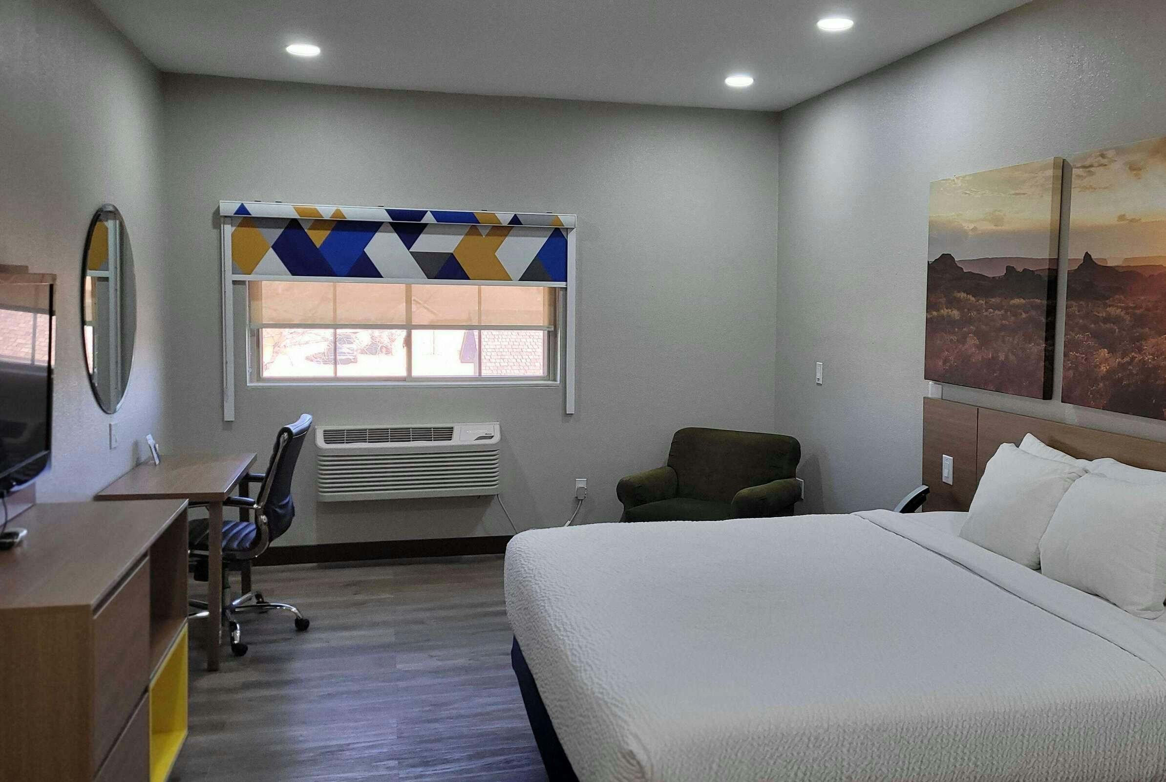 Hotel Days Inn by Wyndham Childress photo 2