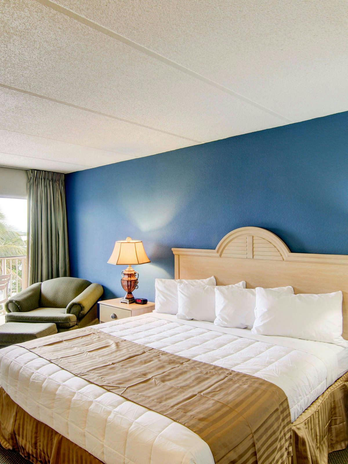 Hotel Hutchinson Island Plaza Hotel & Suites photo 2