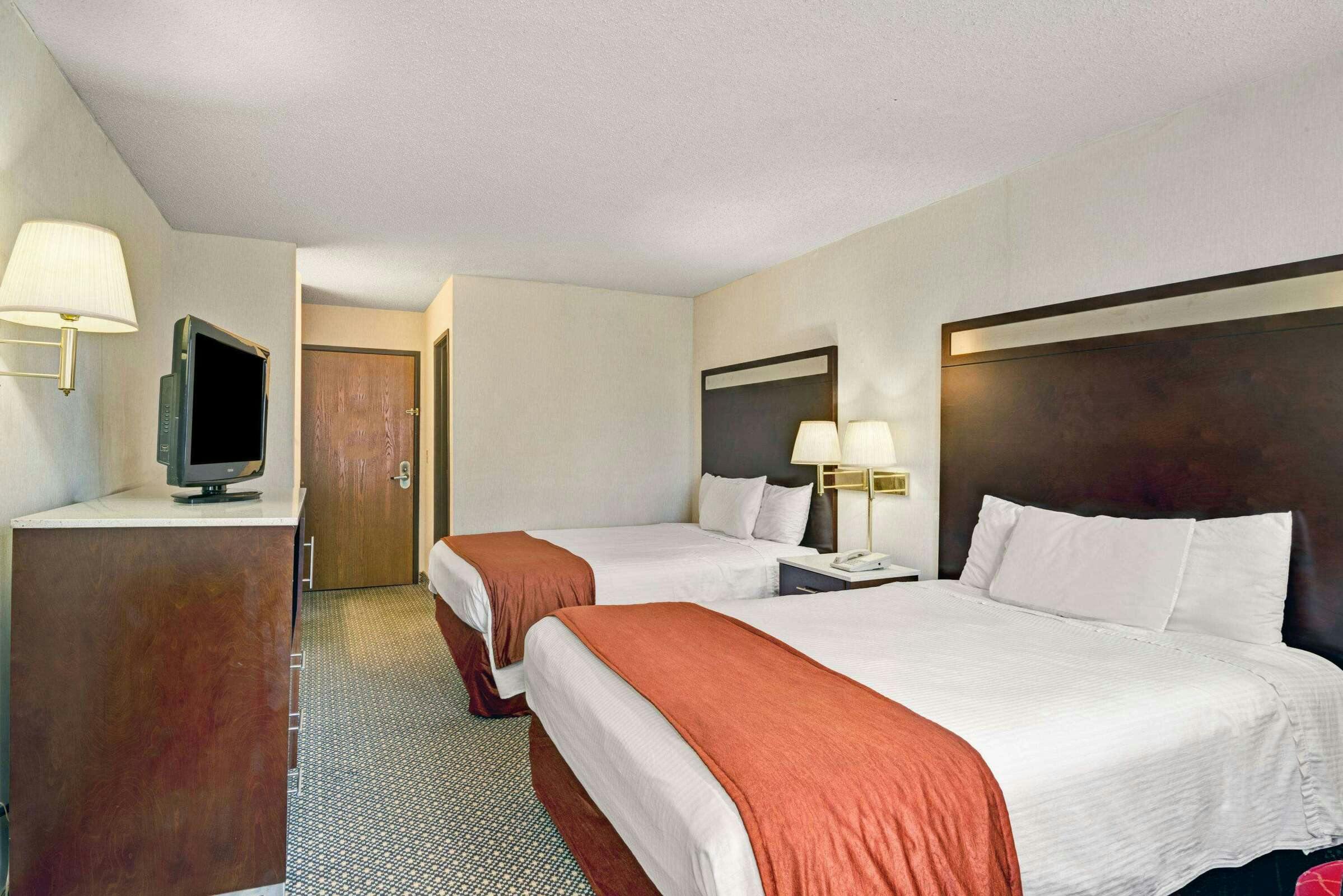 Hotel Baymont Washington Court House photo 3