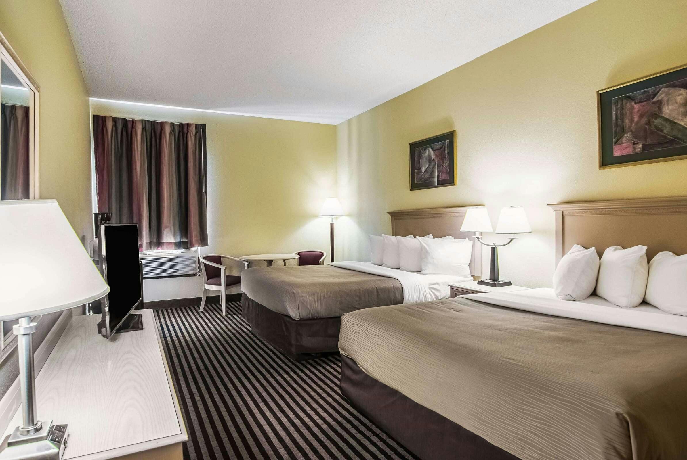 Hotel Baymont by Wyndham North Myrtle Beach photo 2