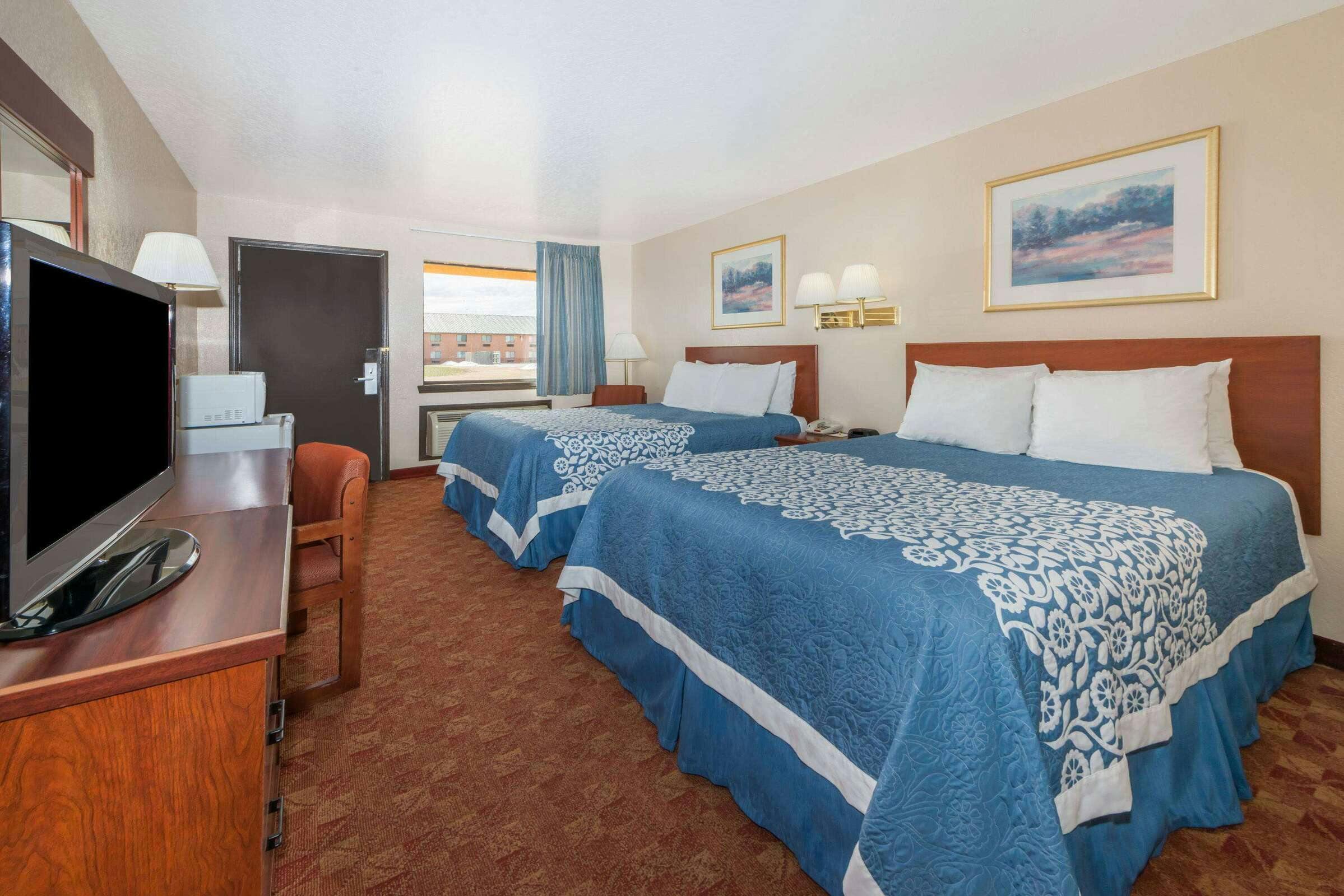 Hotel Days Inn Russell photo 1