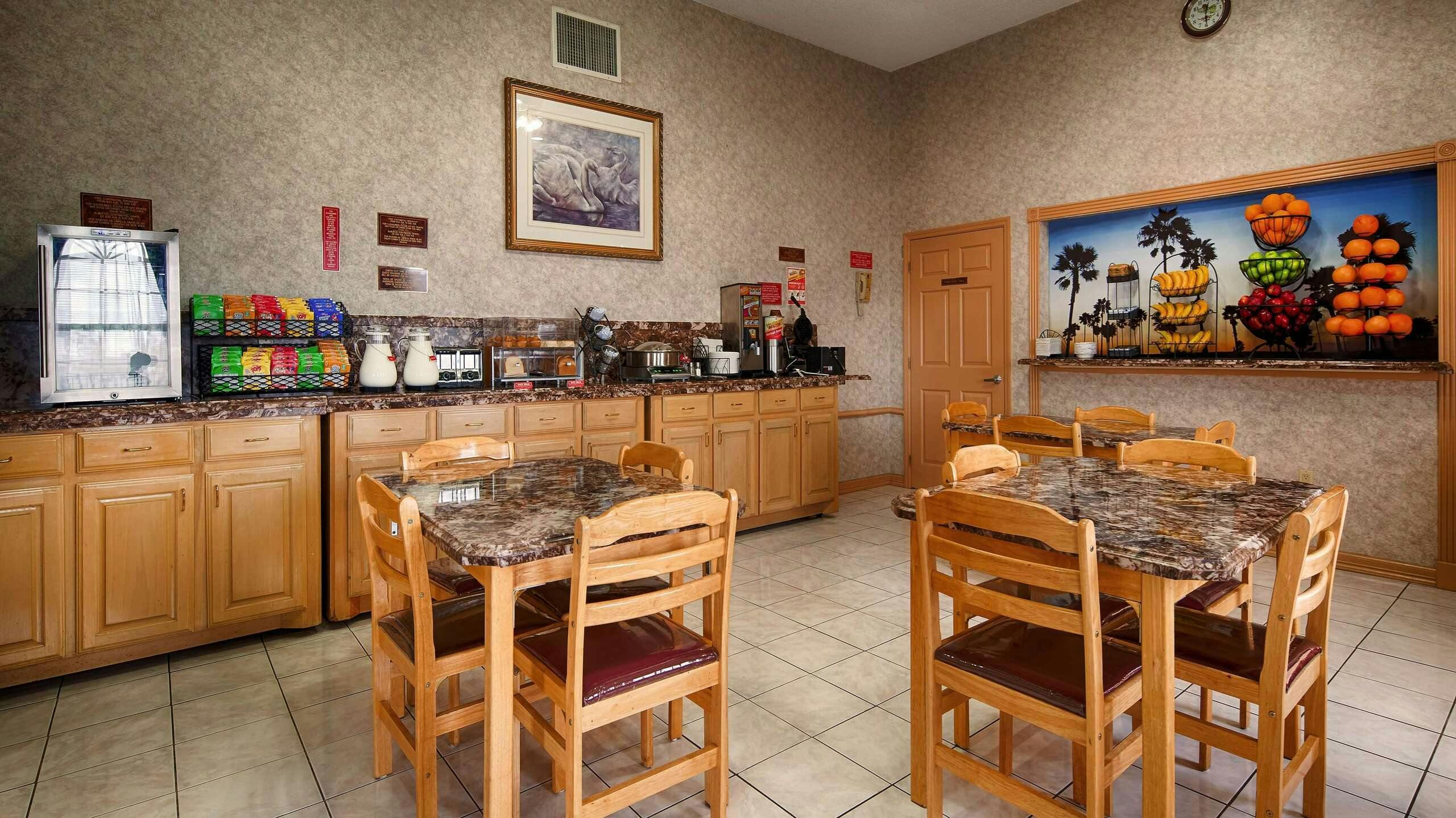 Hotel SureStay Hotel By Best Western Mission photo 4