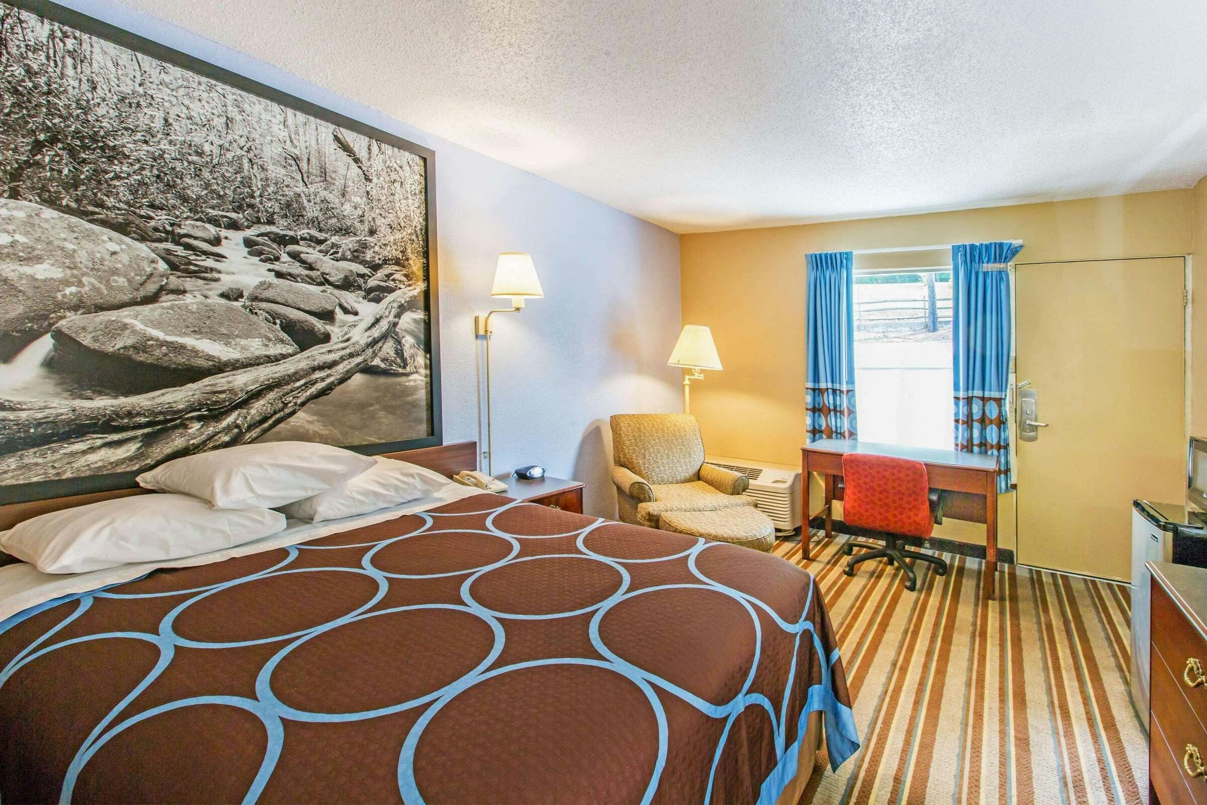 Hotel Super 8 Caryville TN photo 3