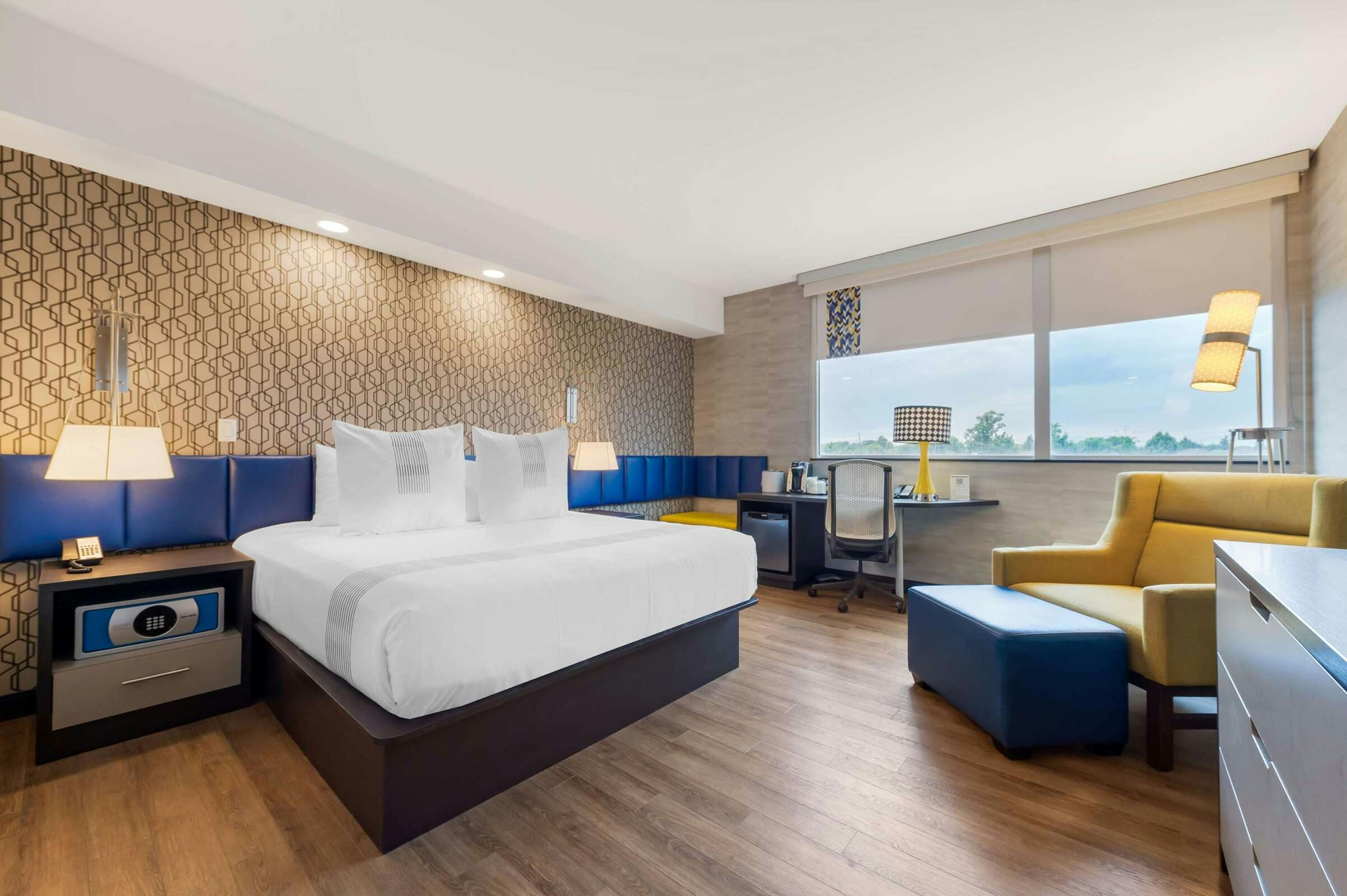 Hotel Glō Best Western Kanata Ottawa West photo 2