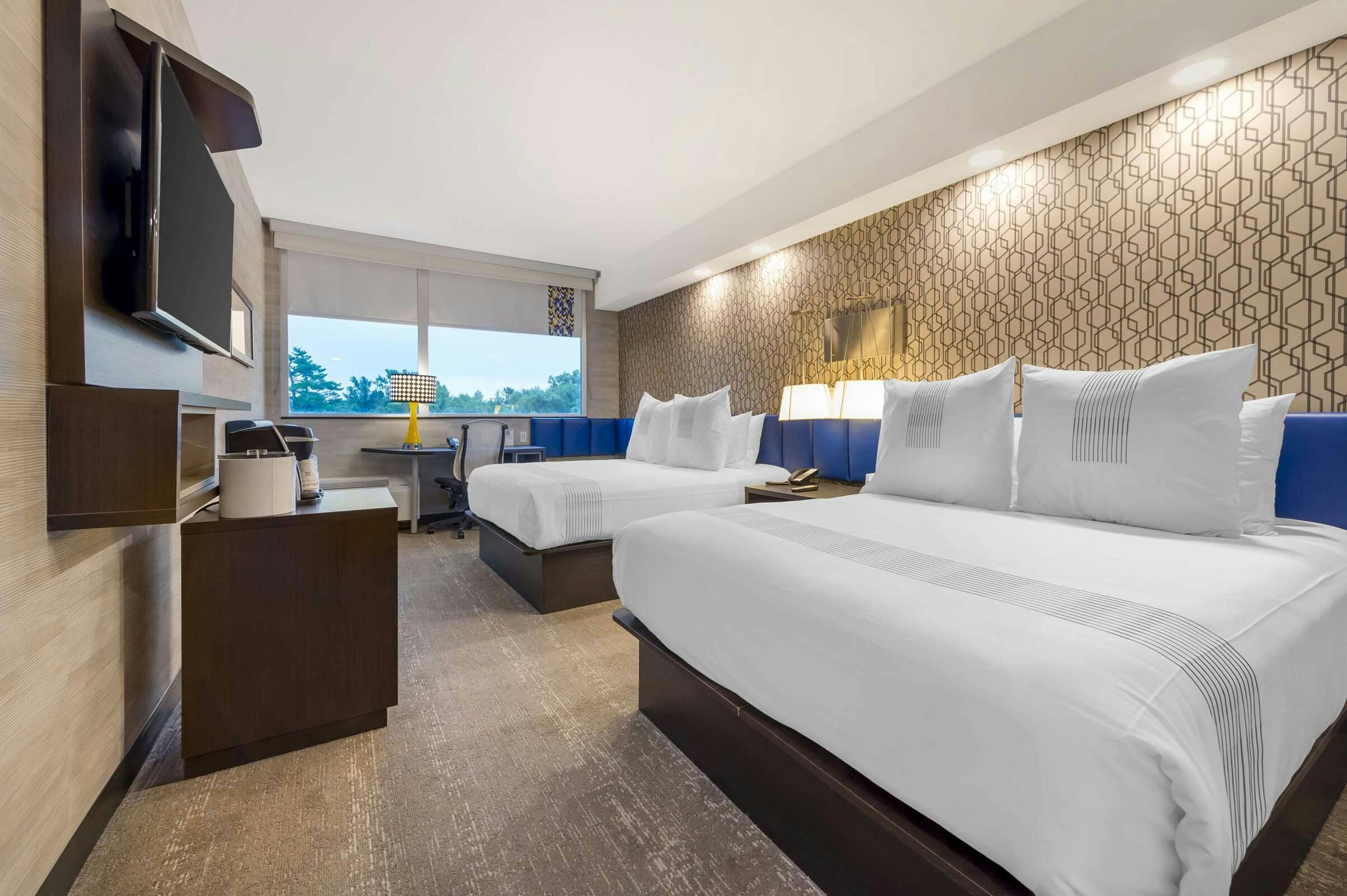 Hotel Glō Best Western Kanata Ottawa West photo 1