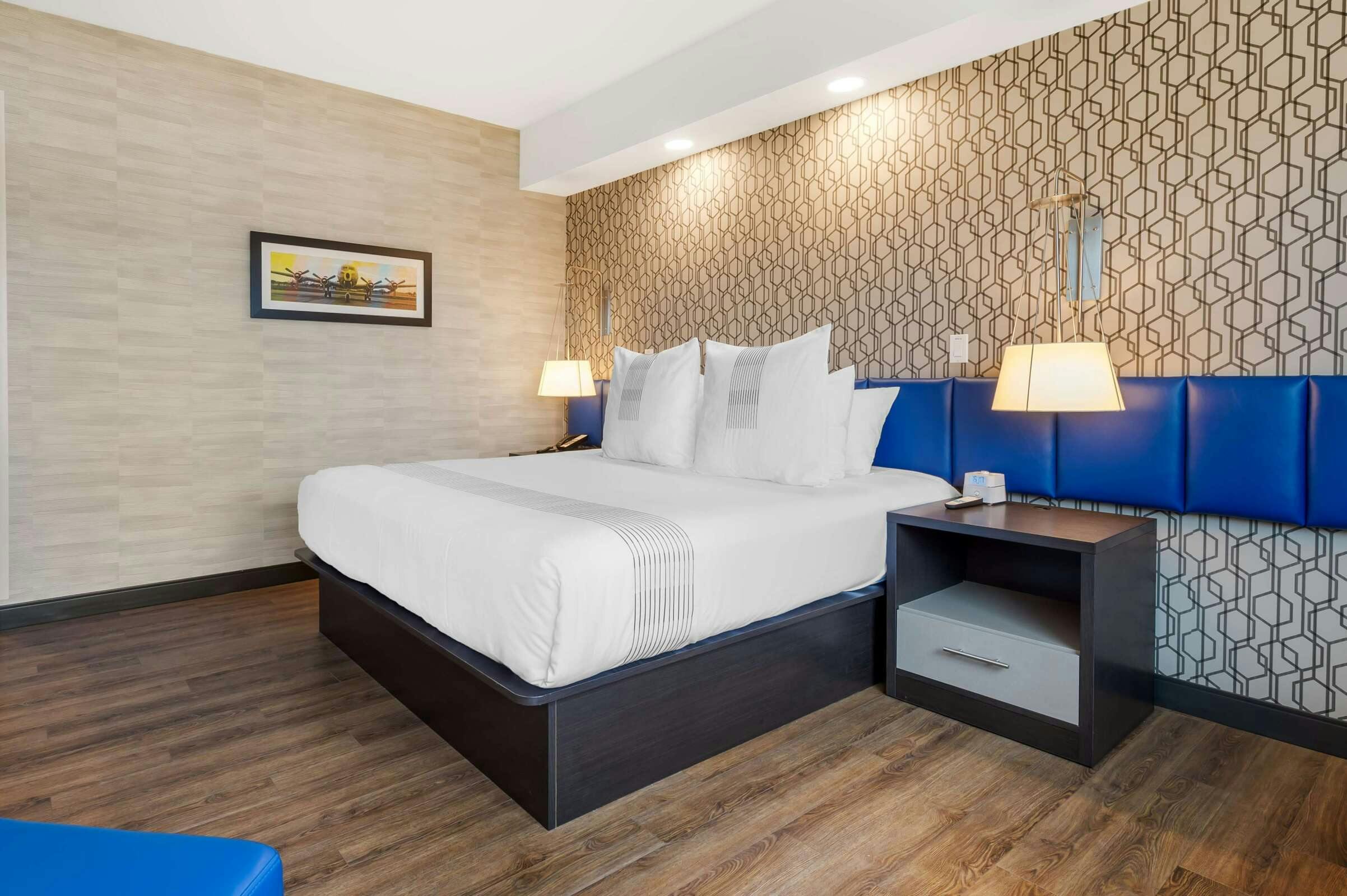 Hotel Glō Best Western Kanata Ottawa West photo 4