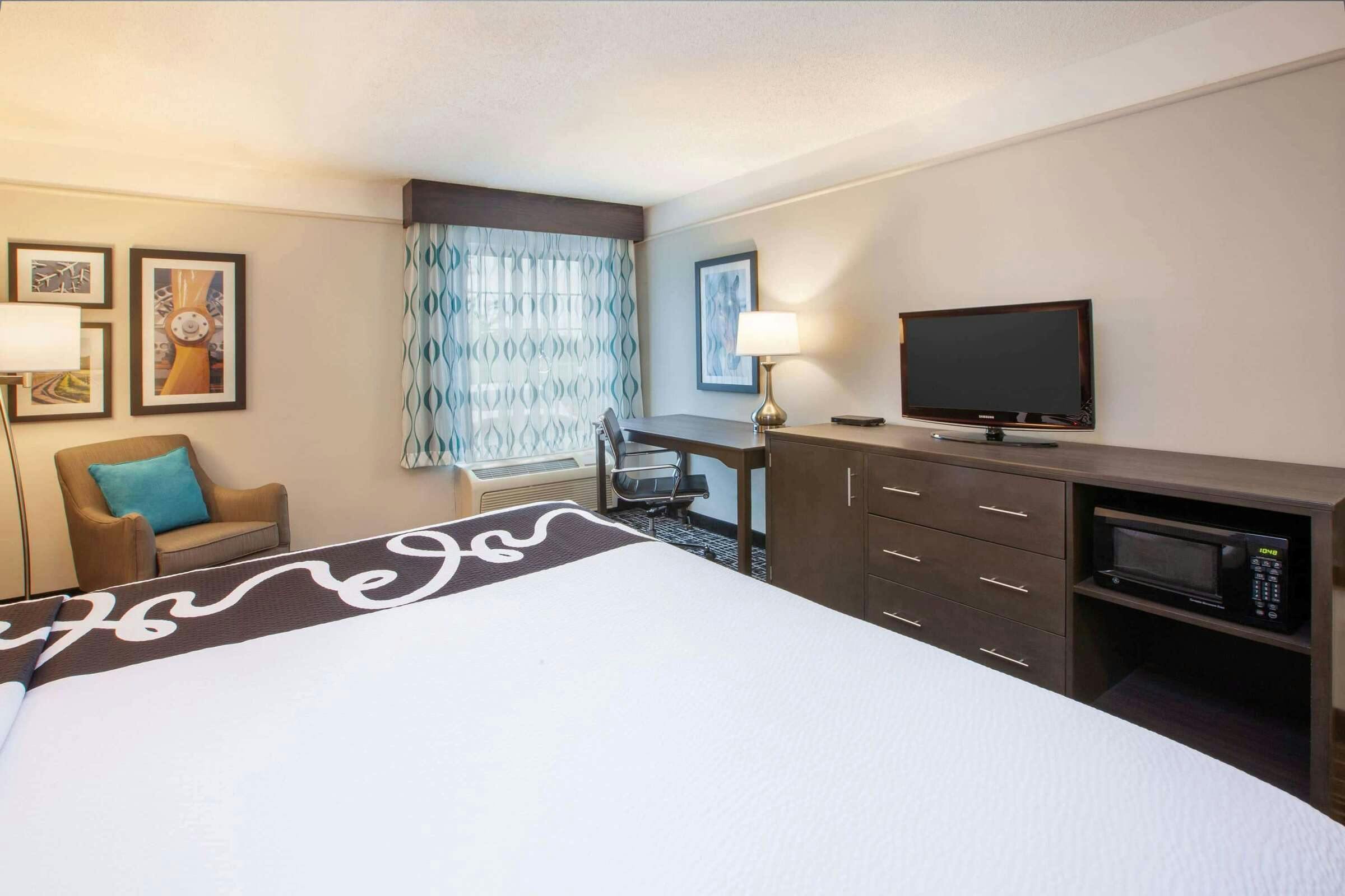 Hotel La Quinta Inn Ste CVG AP photo 3