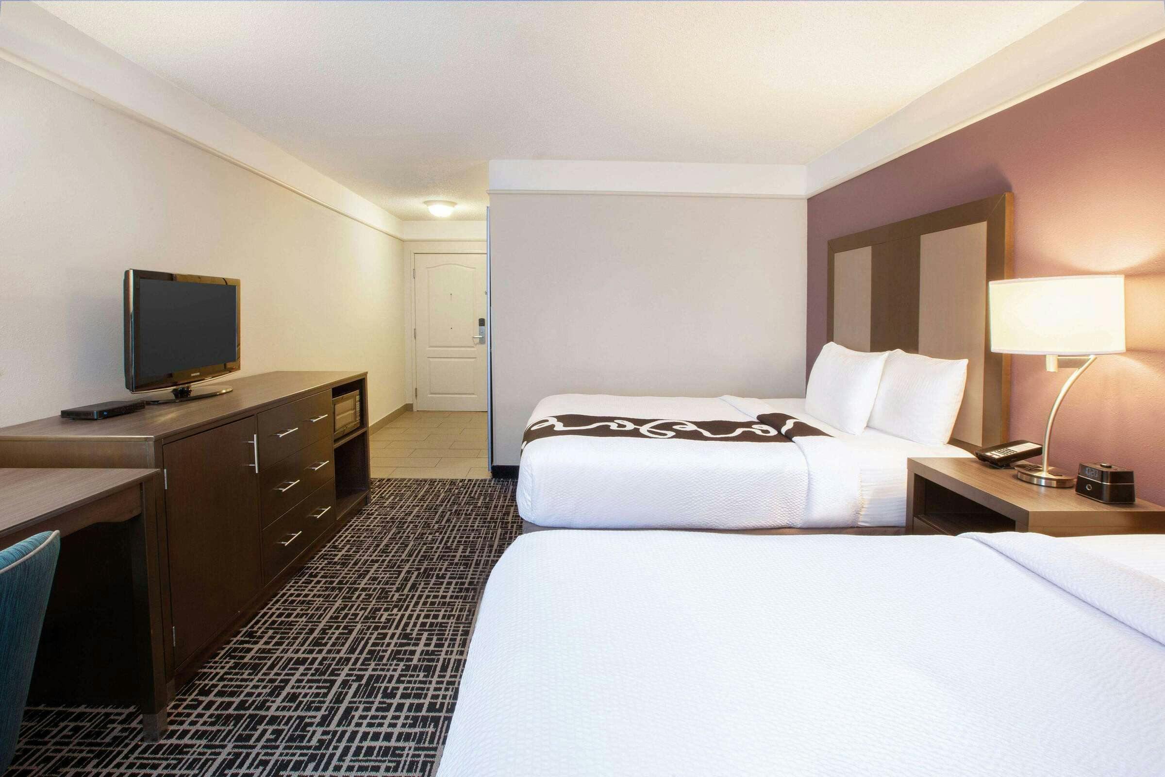 Hotel La Quinta Inn Ste CVG AP photo 5