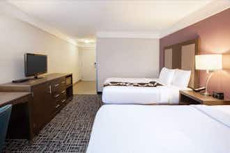 Hotel La Quinta Inn Ste CVG AP photo 5