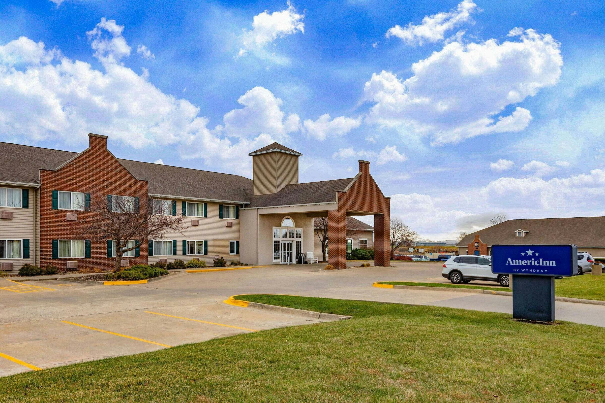 AmericInn Pella