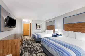 Hotel AmericInn Pella photo 1