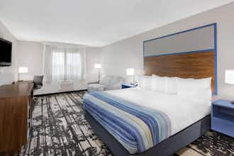 Hotel AmericInn Pella photo 2
