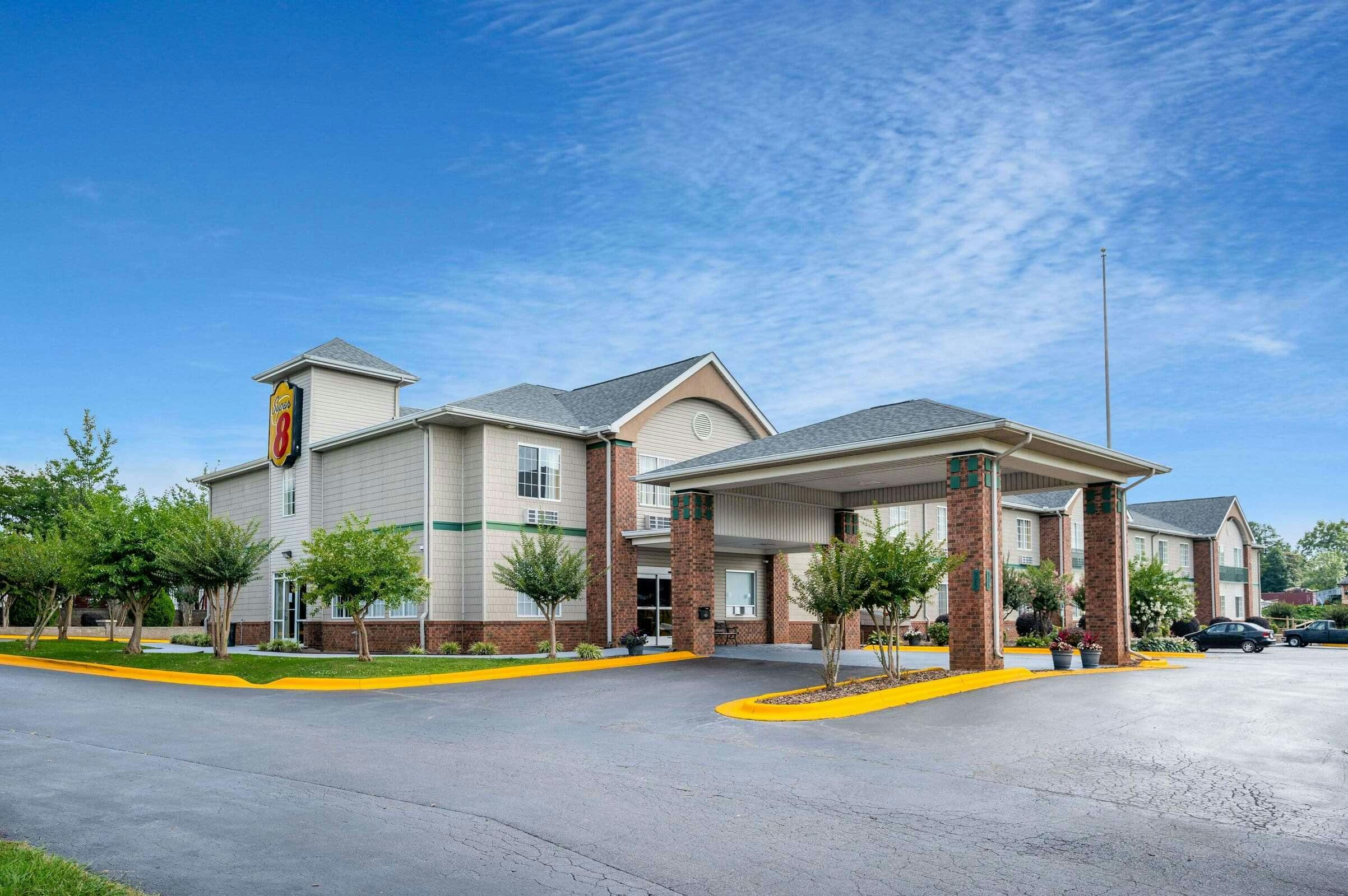 Super 8 Salisbury
