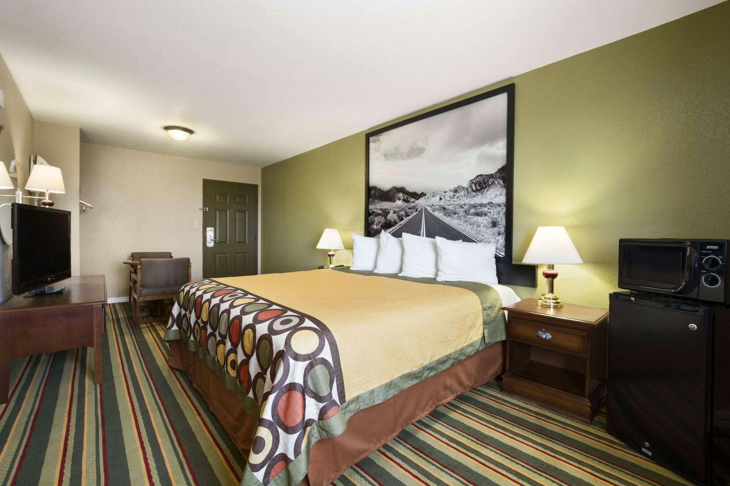 Hotel Super 8 by Wyndham Childress photo 2