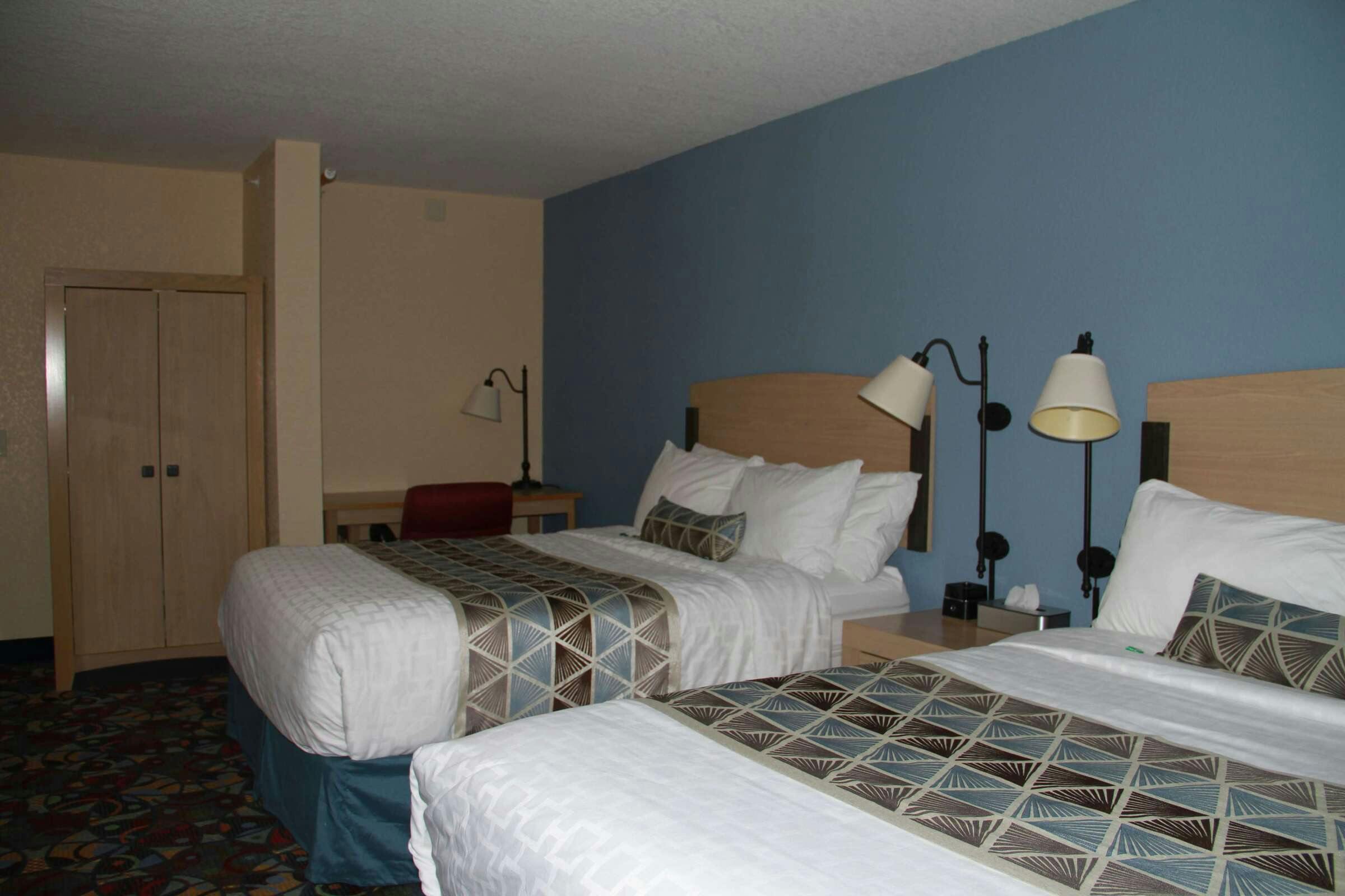Hotel Baymont Stevens Point photo 1