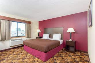 Hotel AmericInn Elkhorn photo 1