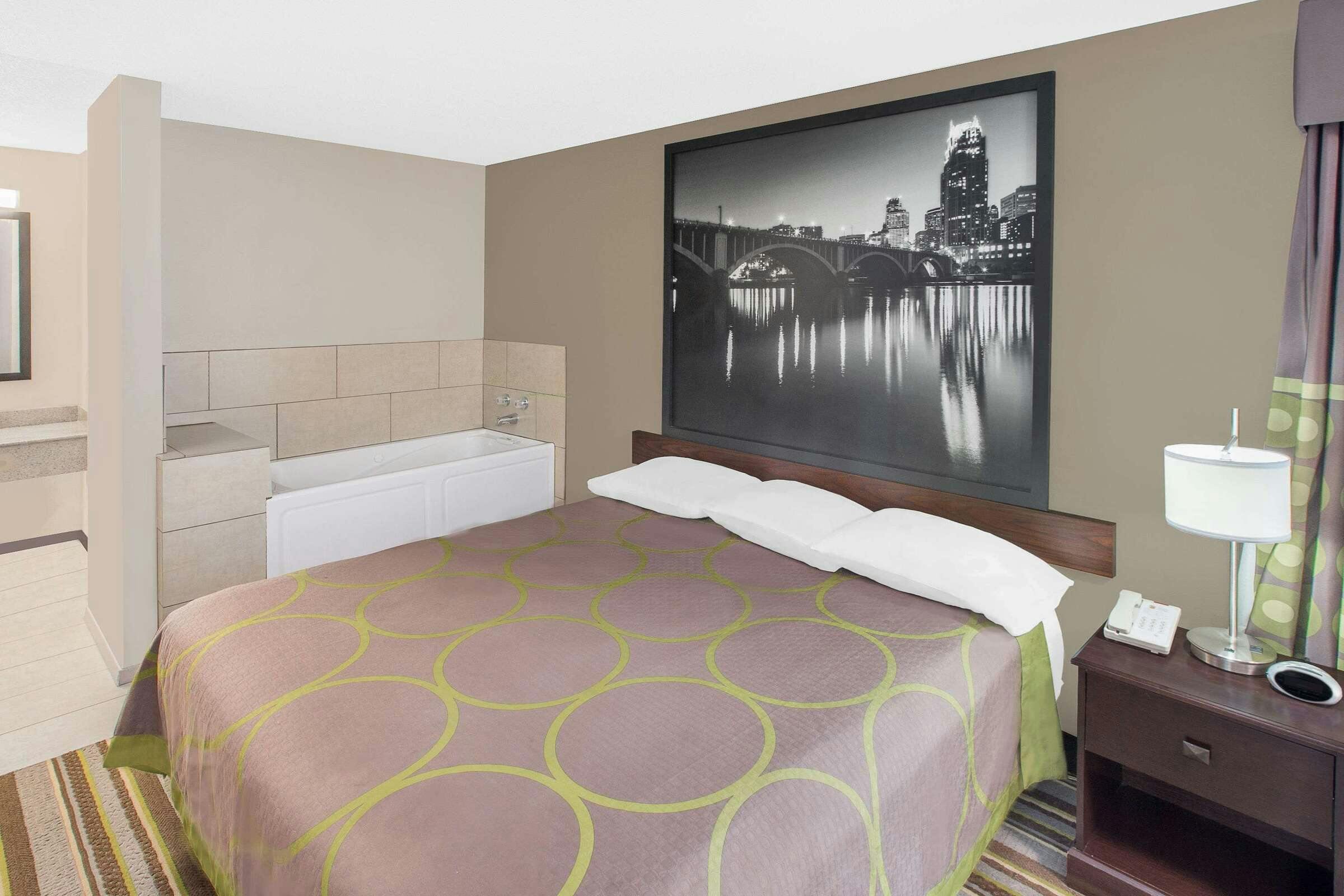 Hotel Super 8 by Wyndham Bay St. Louis photo 3