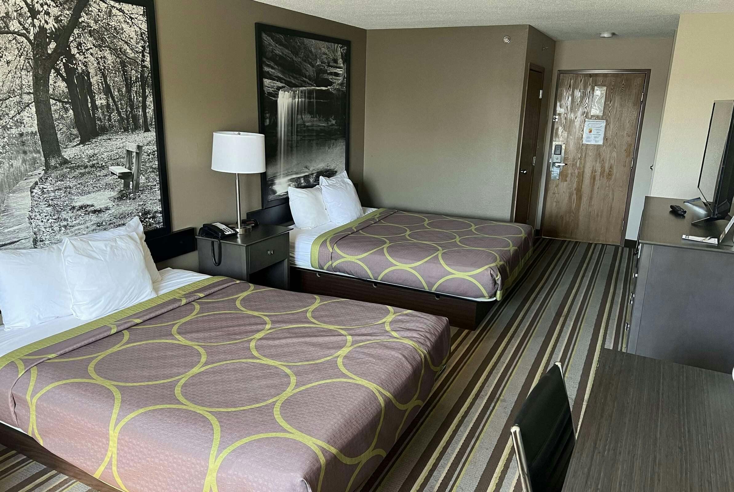 Hotel Super 8 Yorkville IL photo 4