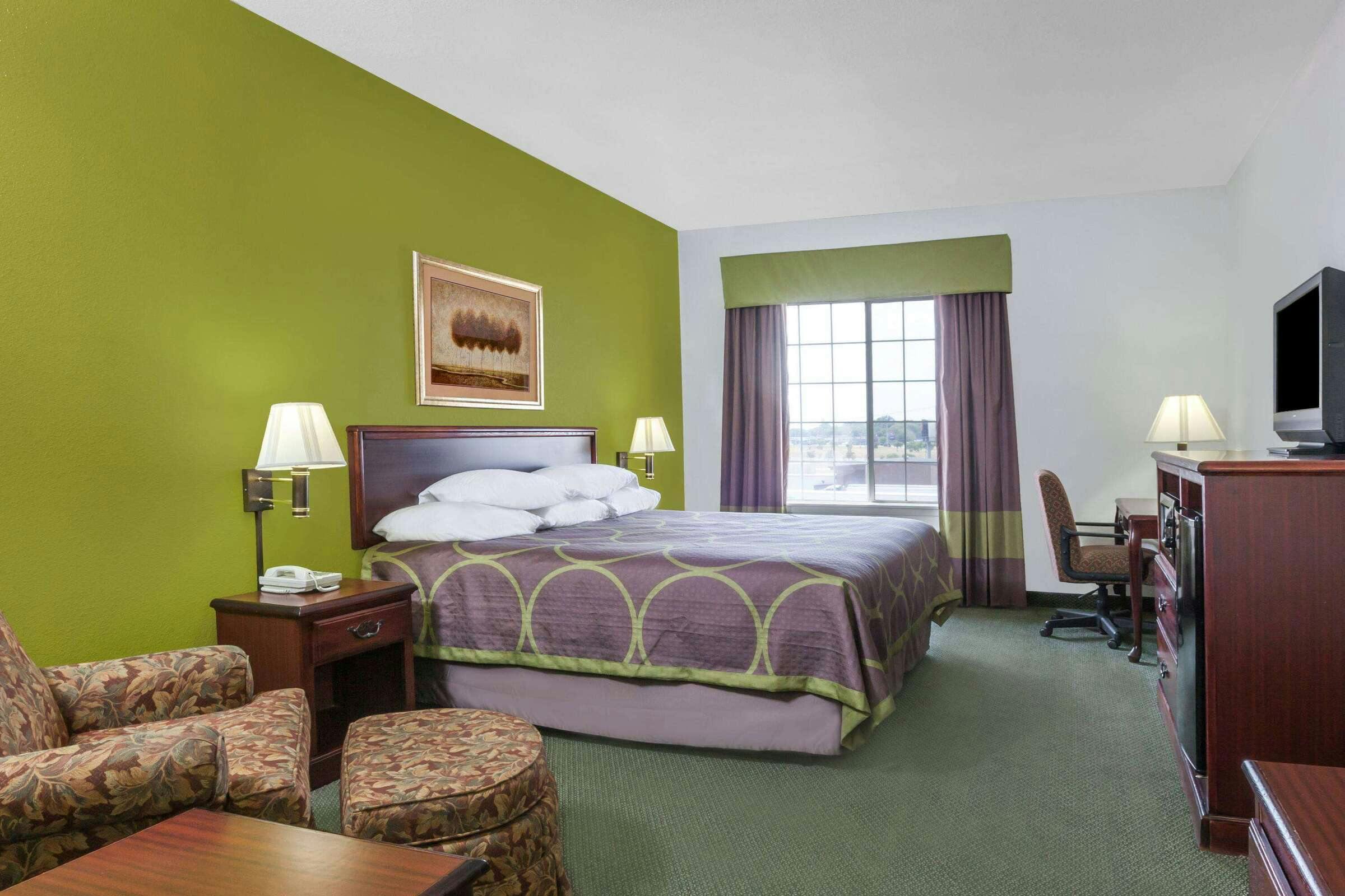 Hotel Super 8 Hillsboro photo 1