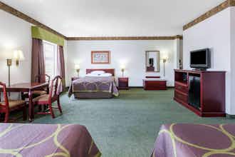 Hotel Super 8 Hillsboro photo 5