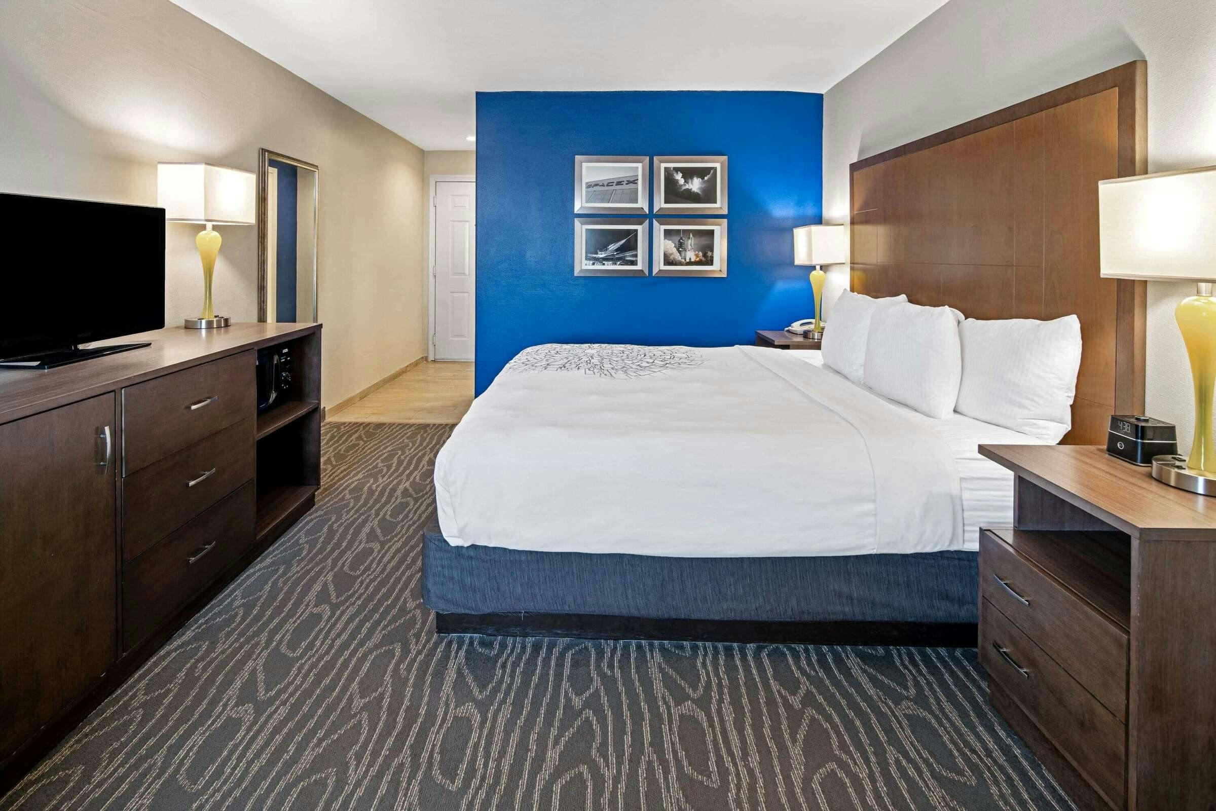 Hotel La Quinta Inn & Suites by Wyndham Brownsville North photo 1