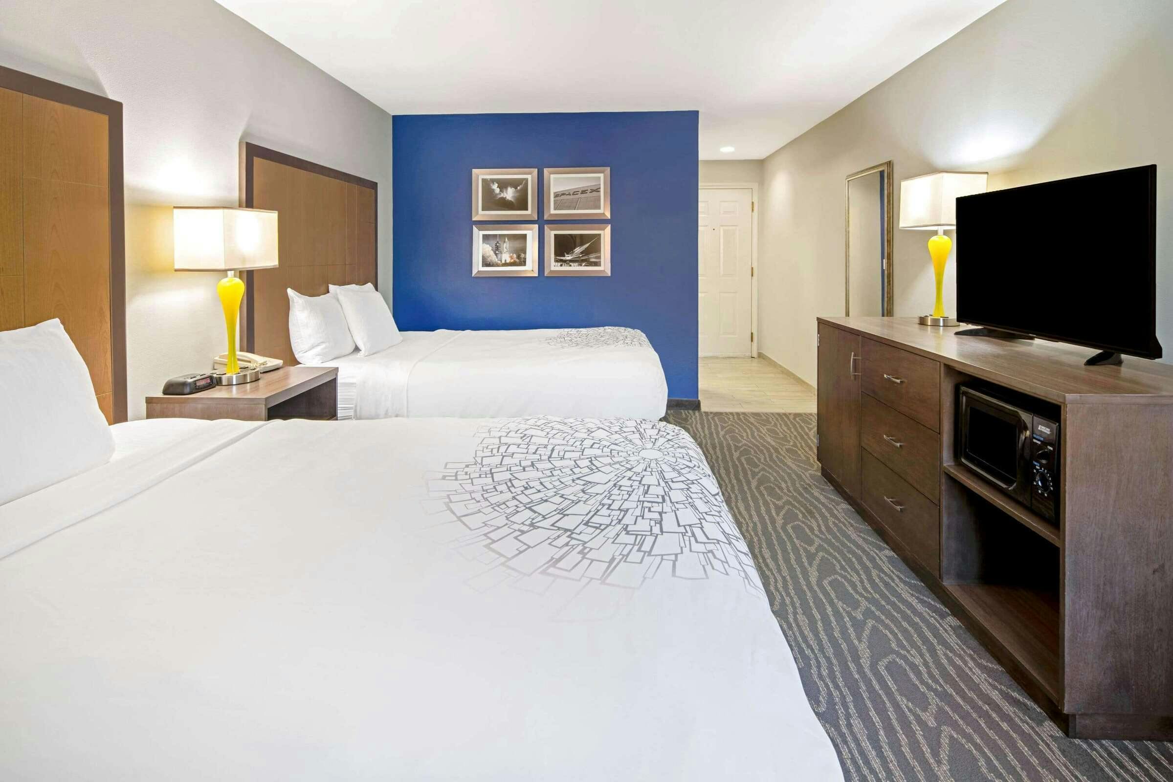 Hotel La Quinta Inn & Suites by Wyndham Brownsville North photo 3