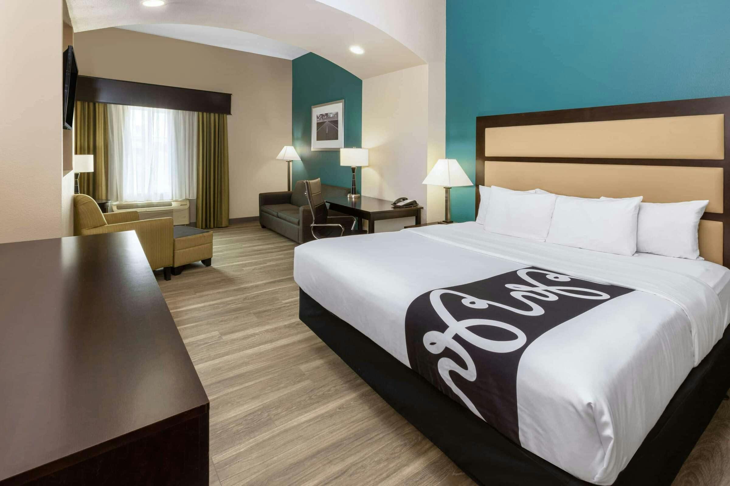 Hotel La Quinta Inn & Suites by Wyndham Durant photo 2