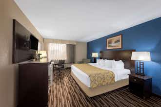 Hotel Baymont Inn Suites Springfield photo 5