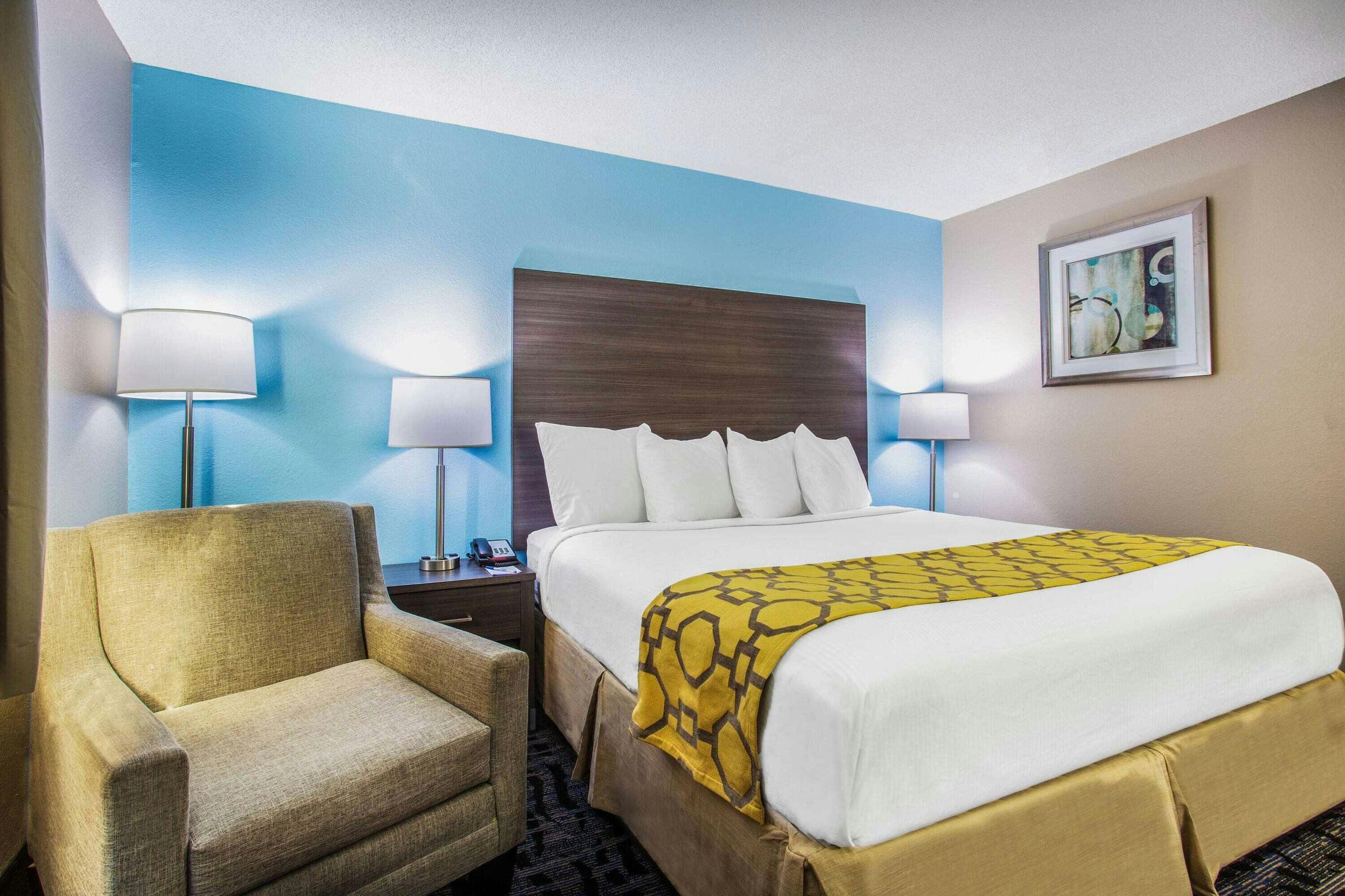 Hotel Baymont Joliet photo 3