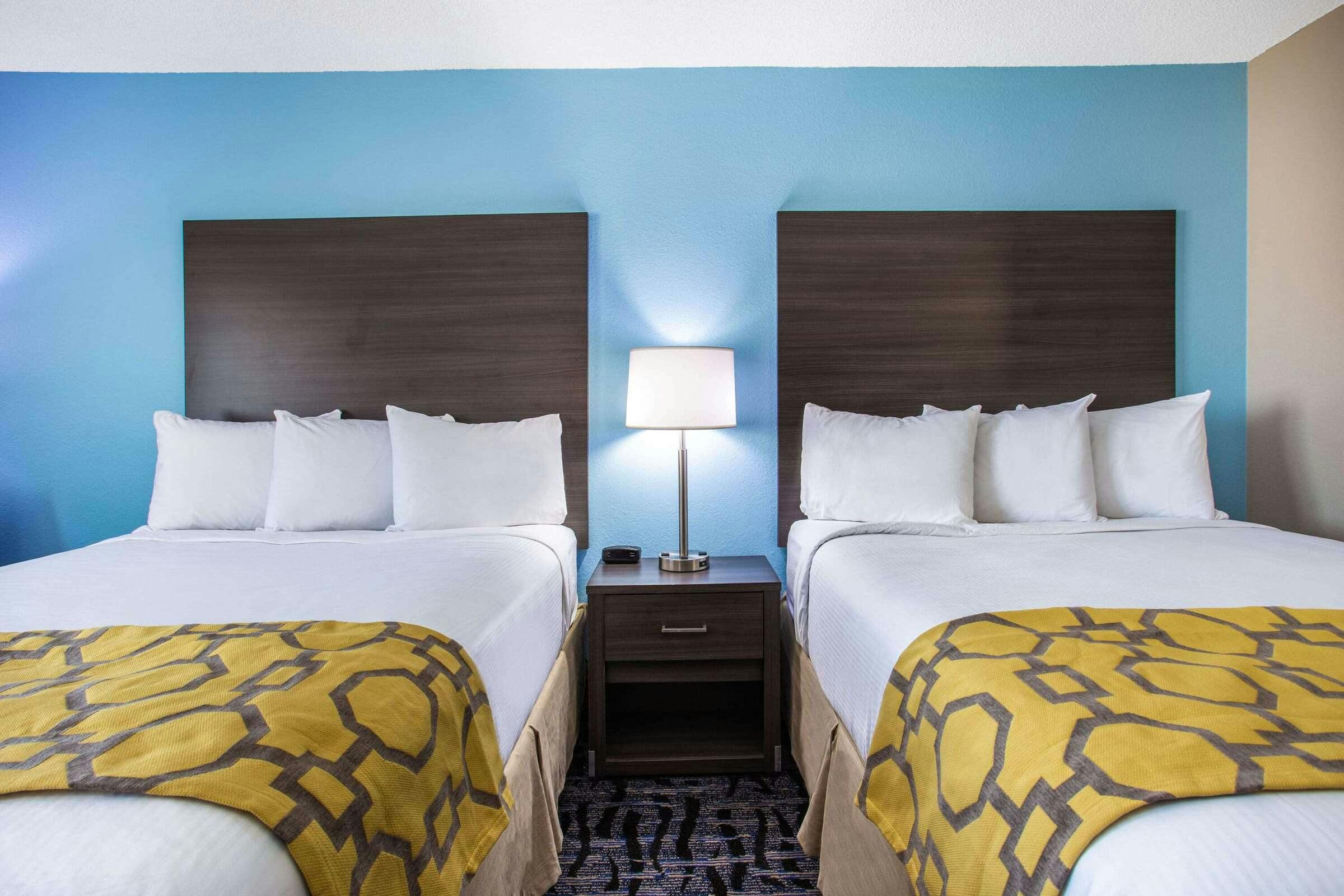 Hotel Baymont Joliet photo 5
