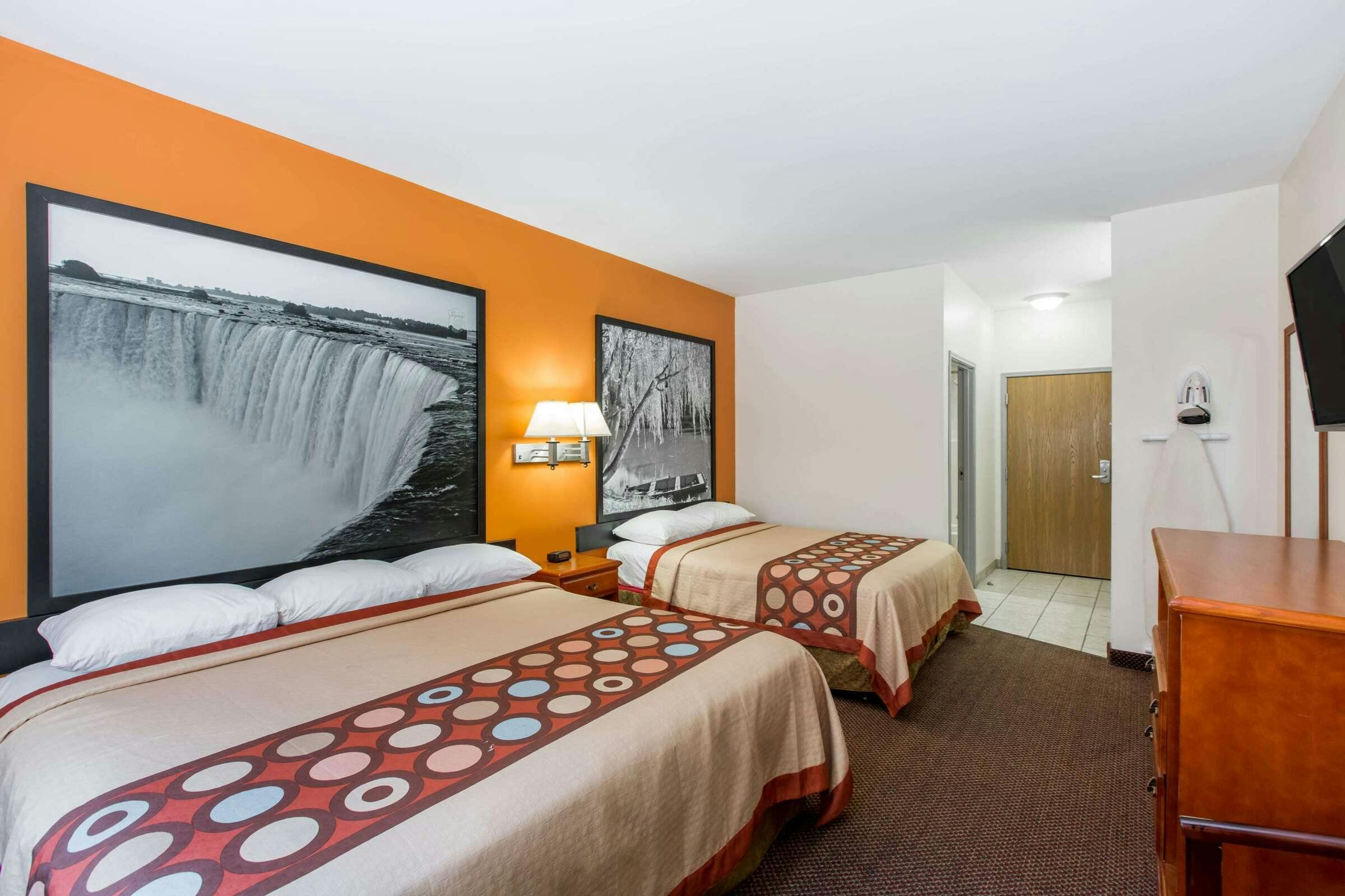 Hotel Super 8 by Wyndham Salina photo 4