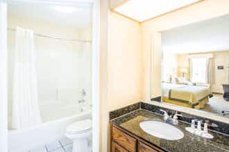 Hotel Baymont Inn Suites Dunn photo 5