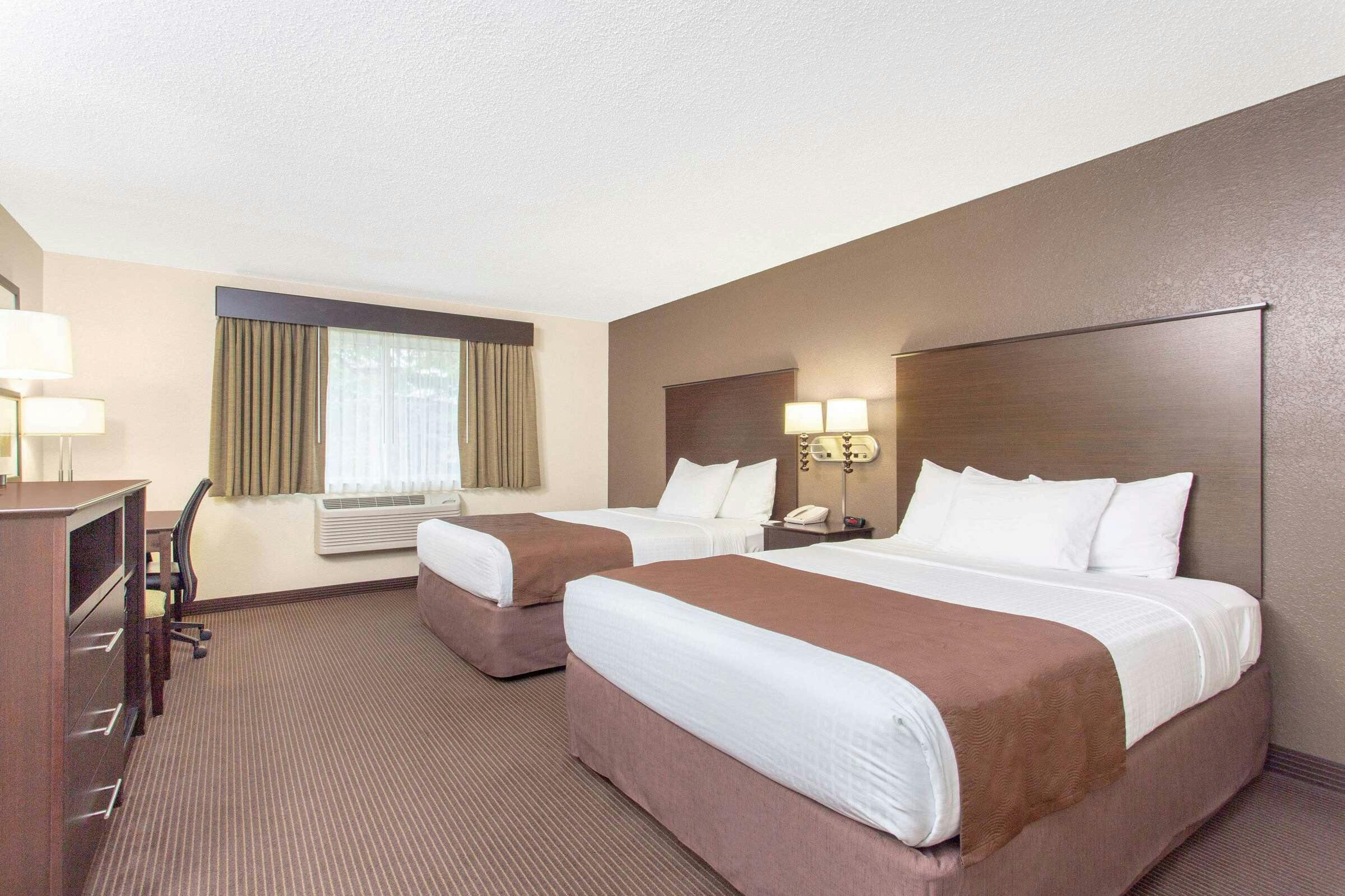 Hotel AmericInn Rhinelander photo 1