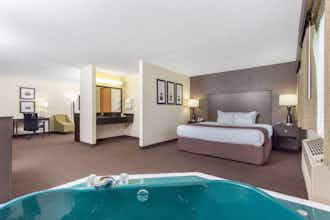 Hotel AmericInn Rhinelander photo 2