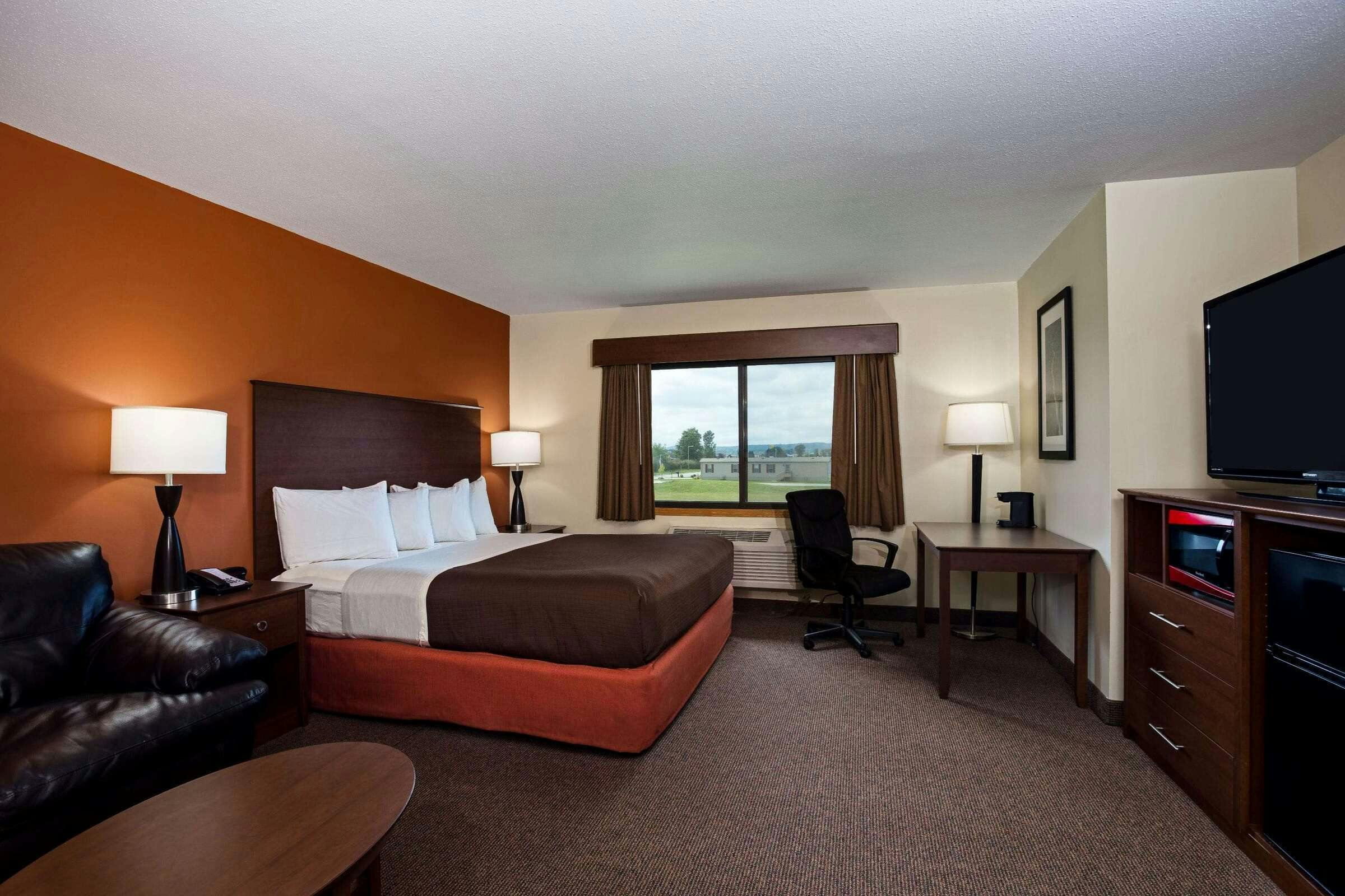Hotel AmericInn Tomah photo 3