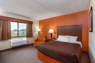 Hotel AmericInn Tomah photo 2
