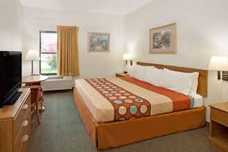 Hotel Super 8 Hampshire IL photo 4