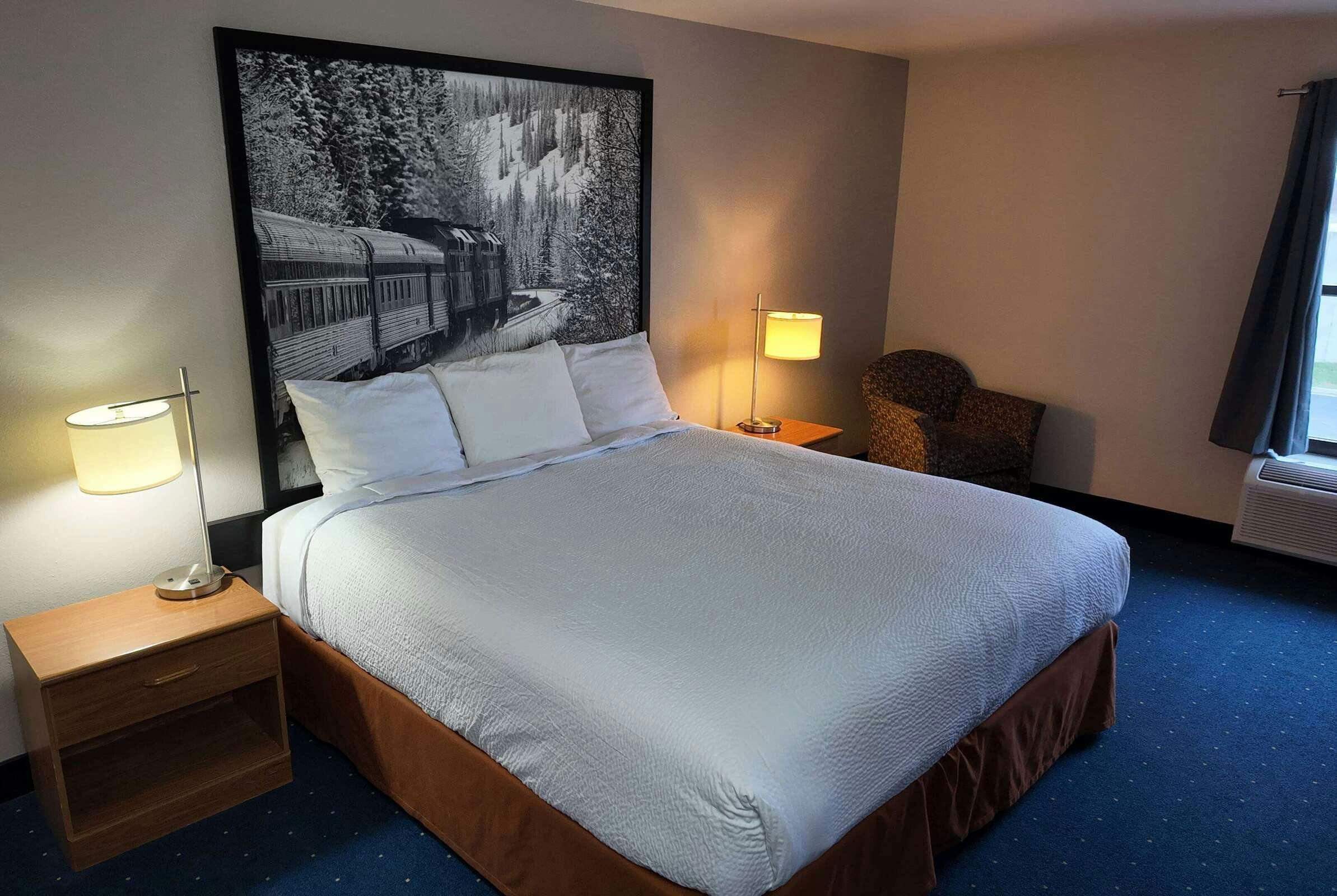 Hotel Super 8 Hampshire IL photo 3