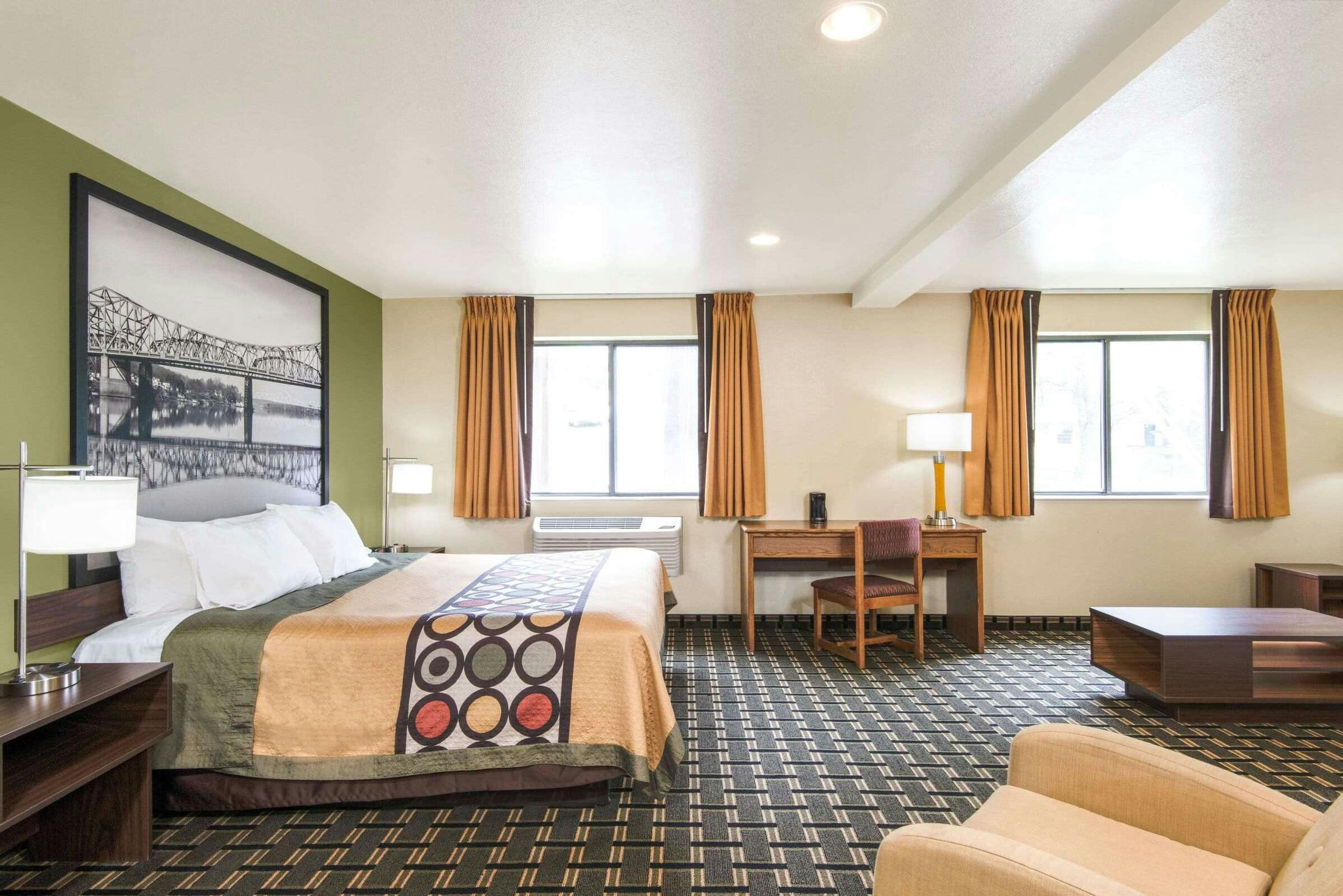 Hotel Super 8 by Wyndham Wheeling WV photo 3