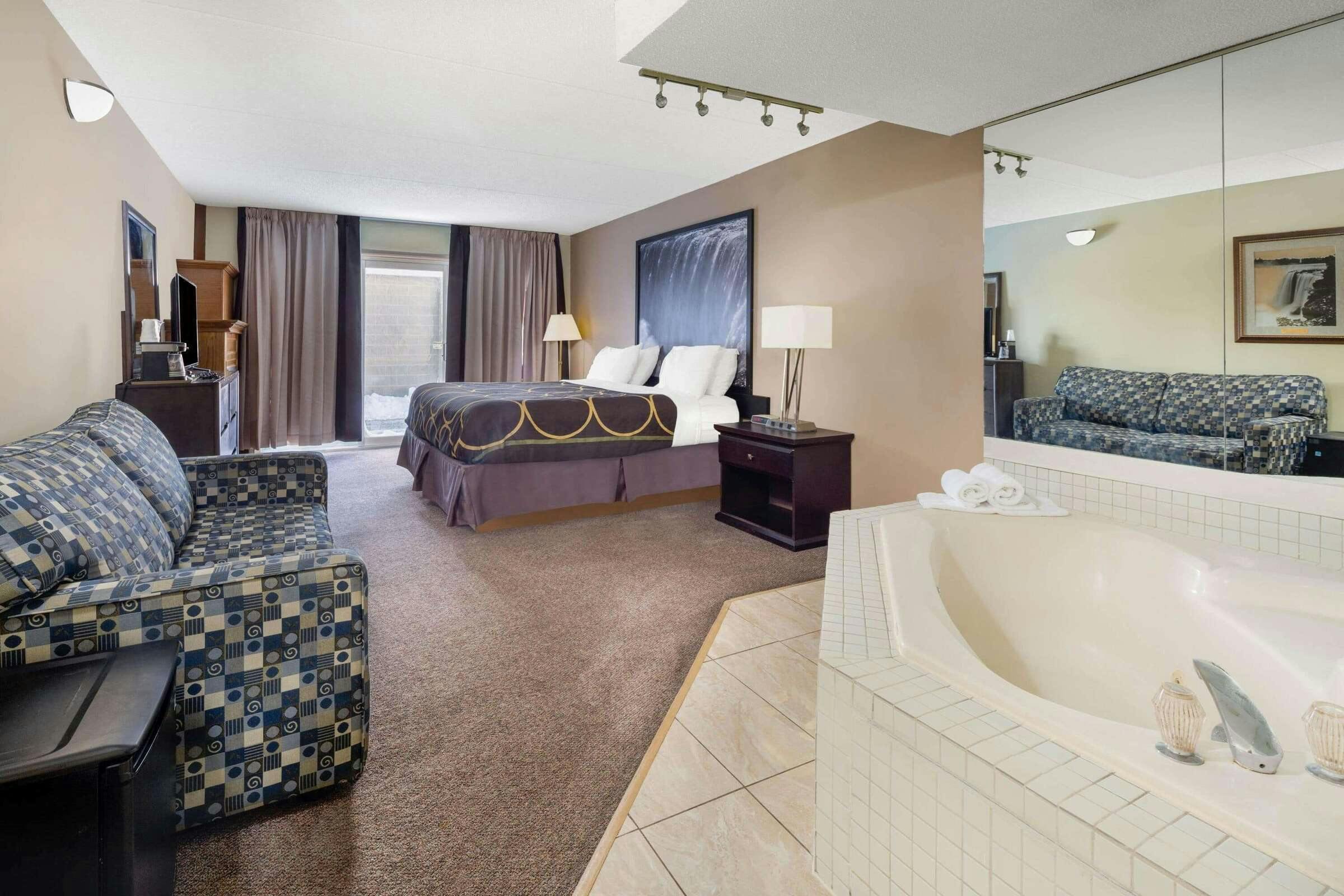 Hotel Super 8 by Wyndham Niagara Falls by the Falls photo 4