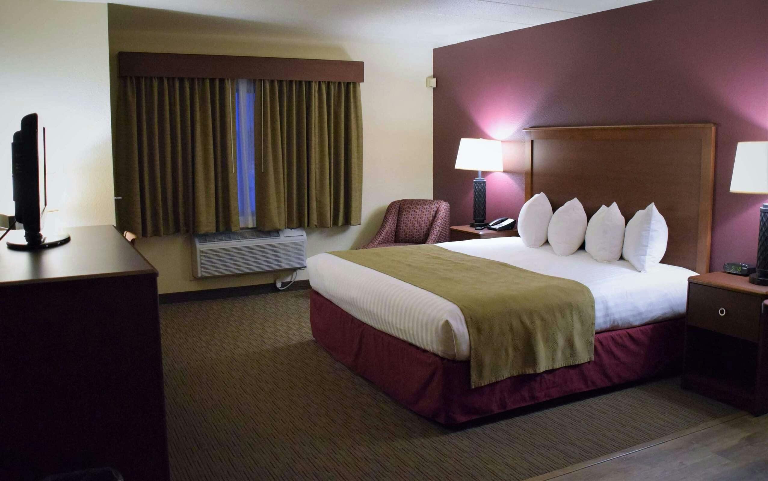 Hotel AmericInn by Wyndham Merrill photo 2