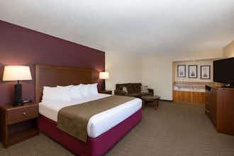 Hotel AmericInn by Wyndham Merrill photo 4