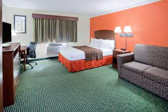 Hotel AmericInn by Wyndham Ironwood photo 2
