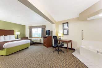 Hotel AmericInn Sheboygan photo 5