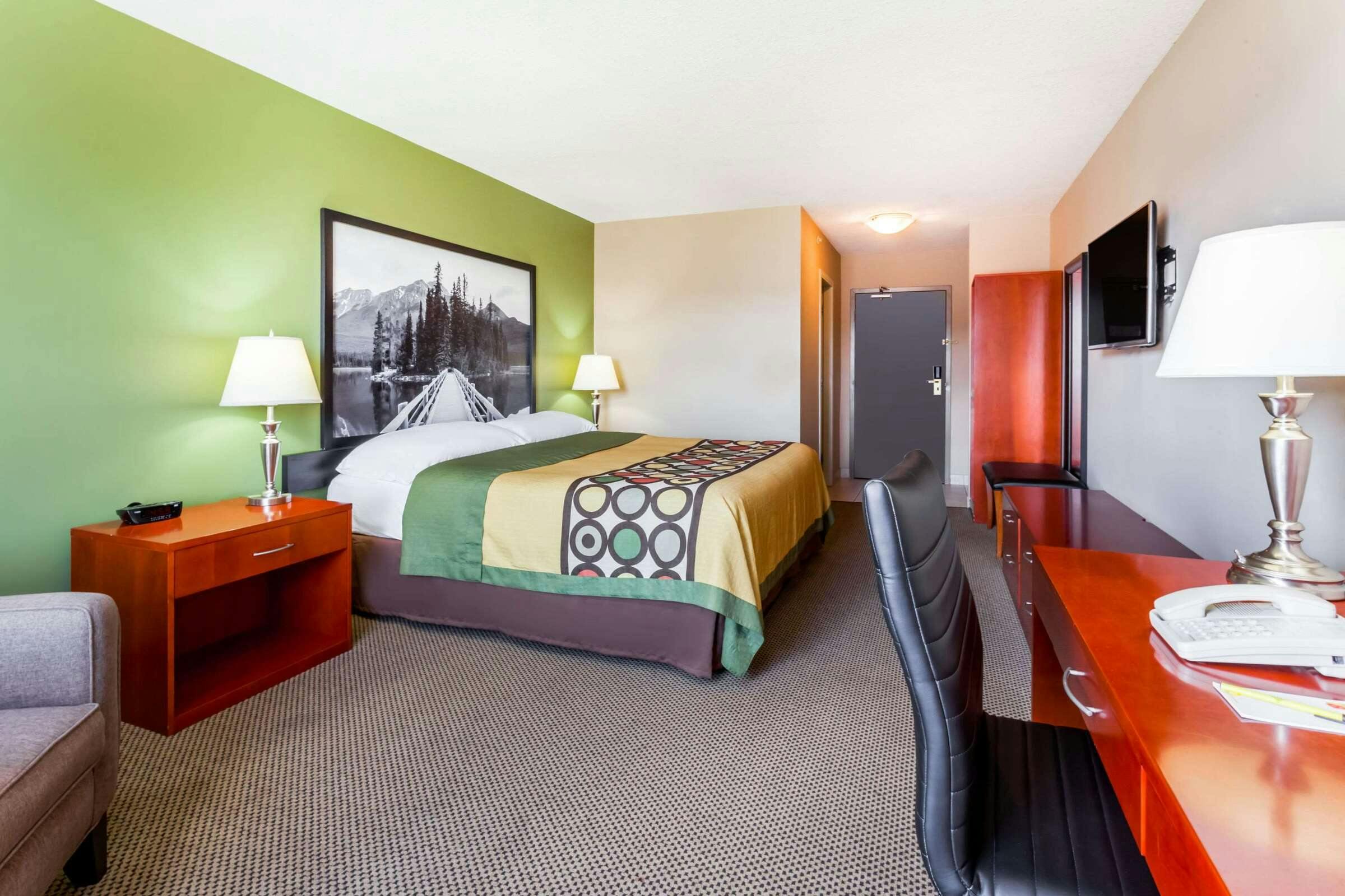 Hotel Super 8 by Wyndham Sherwood Park/Edmonton Area photo 1