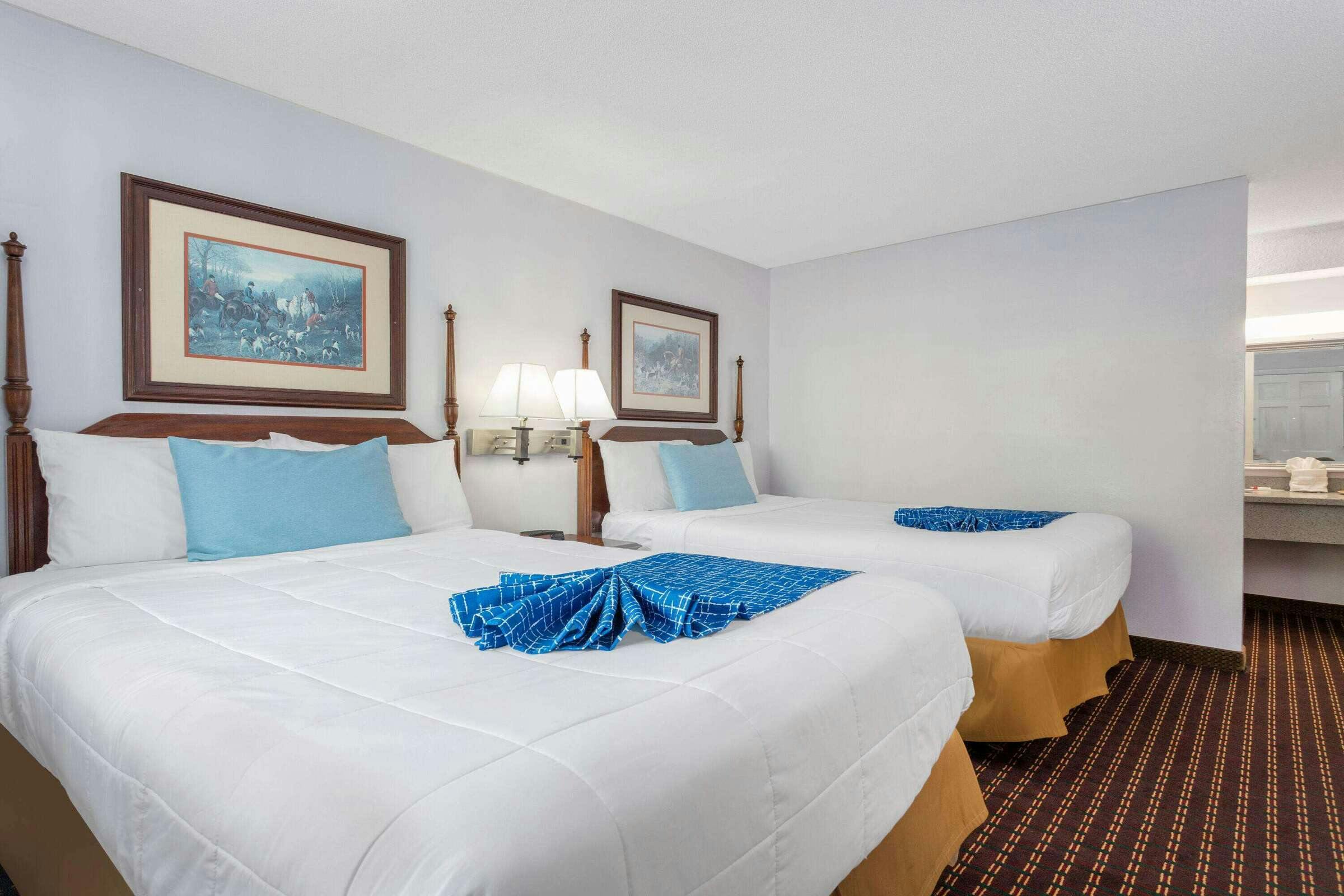 Hotel Travelodge Cape Cod Area photo 2