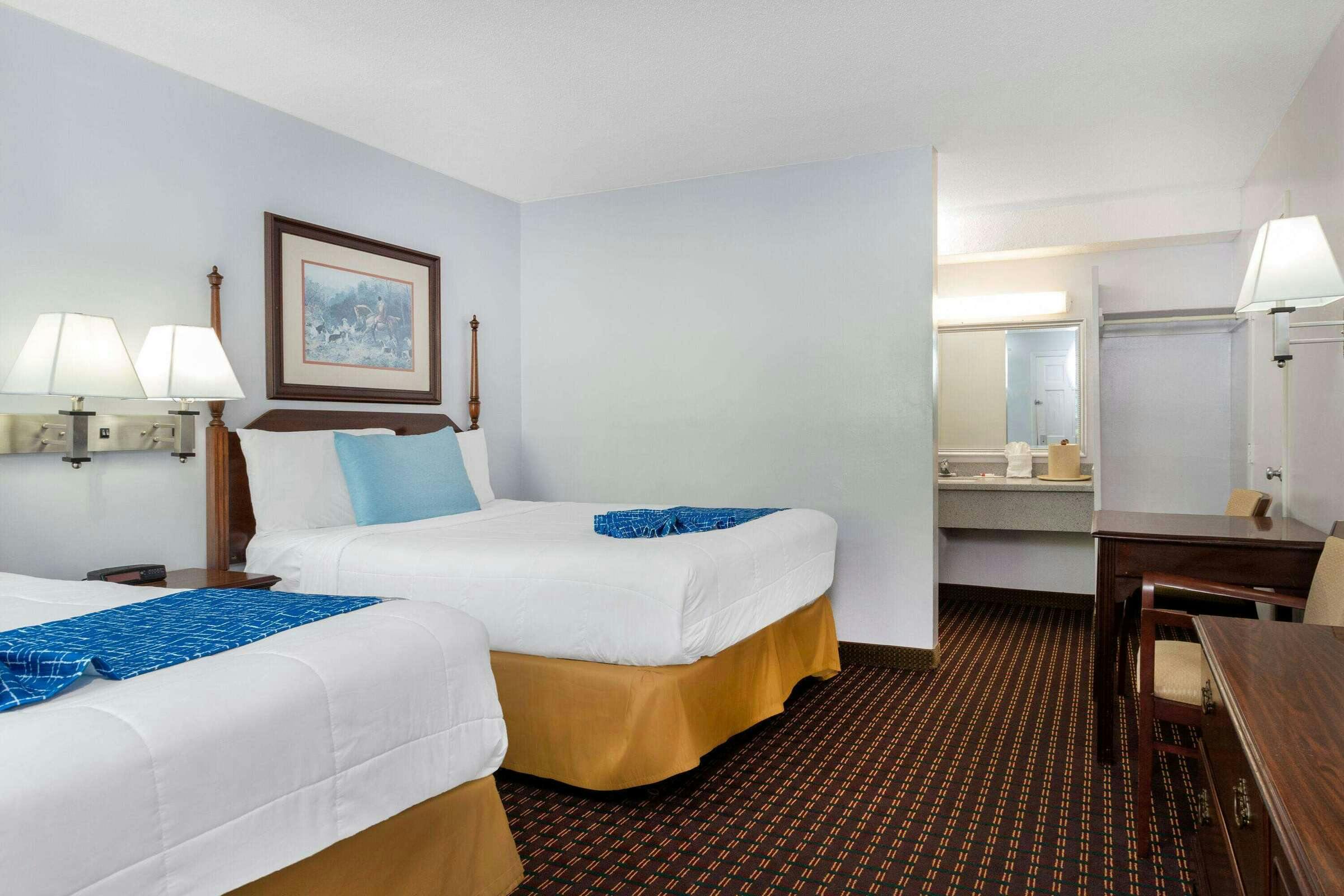 Hotel Travelodge Cape Cod Area photo 3