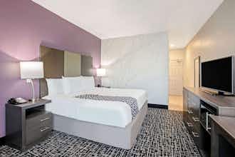 Hotel La Quinta Inn & Suites by Wyndham Corpus Christi - Portland photo 2