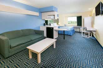 Hotel DI Suites Pryor photo 4